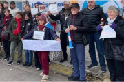 Jubilados se manifestaron frente al PAMI Junín: "estamos ante un genocidio silencioso" 