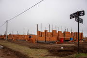 Trenque Lauquen avanza con la construcción de 38 viviendas financiadas con fondos municipales
