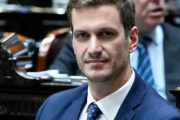 Otro respaldo amarillo para Santilli desde la cuarta