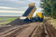 Provincia, Municipio y productores coordinan mejoras en caminos rurales de 9 de Julio