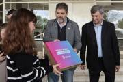 Bianco y Pugnaloni entregaron computadoras de Conectar Igualdad Bonaerense en Hénderson