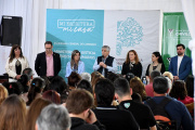 Britos acompañó a 209 familias de Chivilcoy en la firma de escrituras de sus viviendas