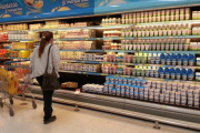 Consumo: cayeron las ventas en supermercados y mayoristas durante agosto